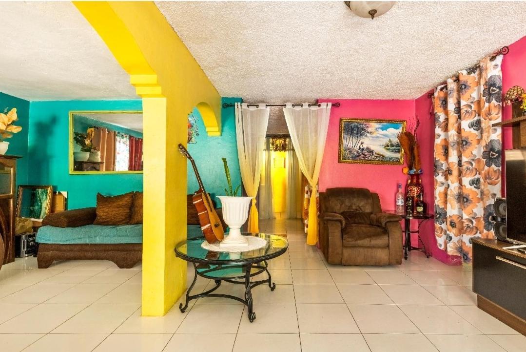 Colorful Private Room Oasis Montego Bay Eksteriør bilde